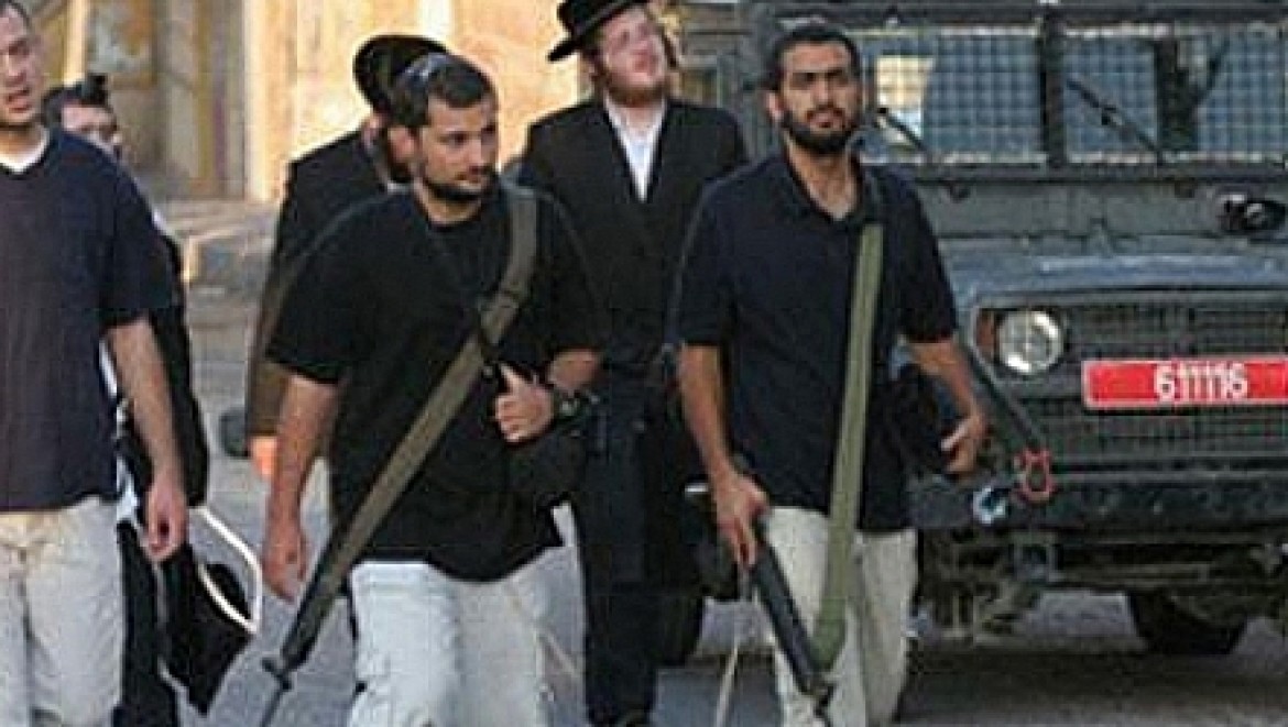 مستوطنون يهددون عائلة بنابلس بتحويلها لـدوابشة