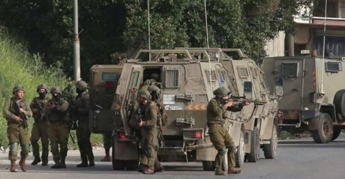 الاحتلال ينفذ حملة مداهمات ويعتقل مواطنين في الضفة والقدس