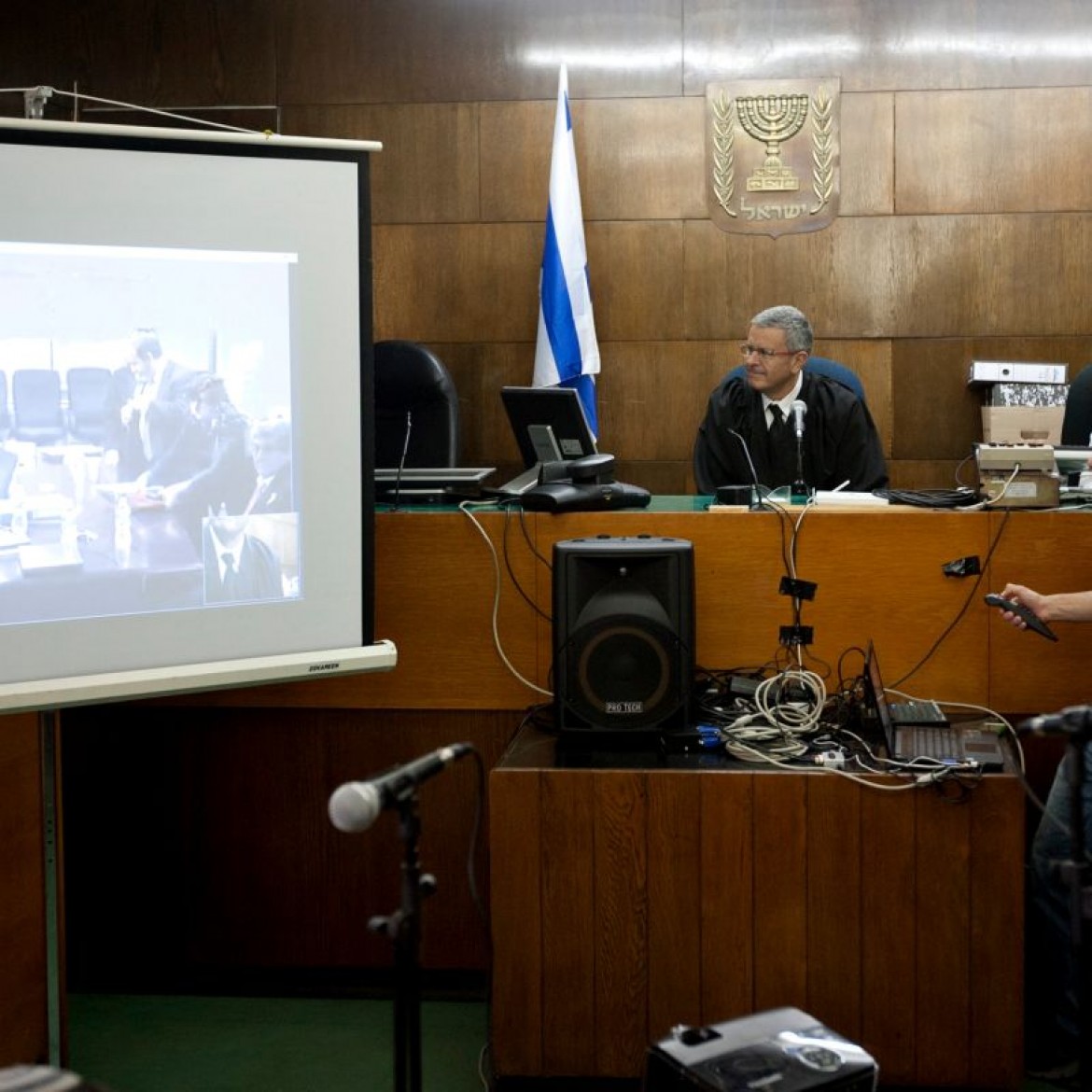 محاكم عبر الفيديو كونفرنس