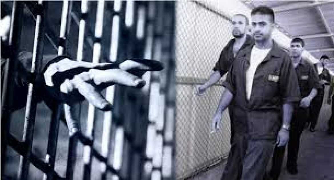 الاحتلال يمنع والدتي أسيرين من زيارة نجليهما