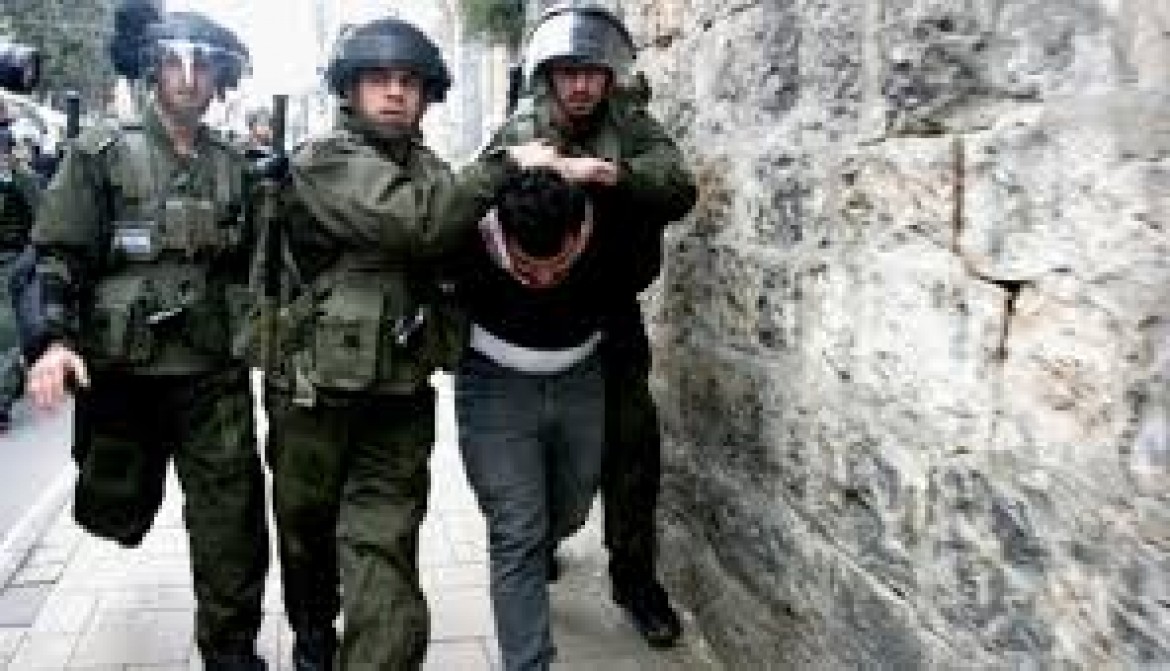 الاحتلال يعتقل 13 مقدسيًا