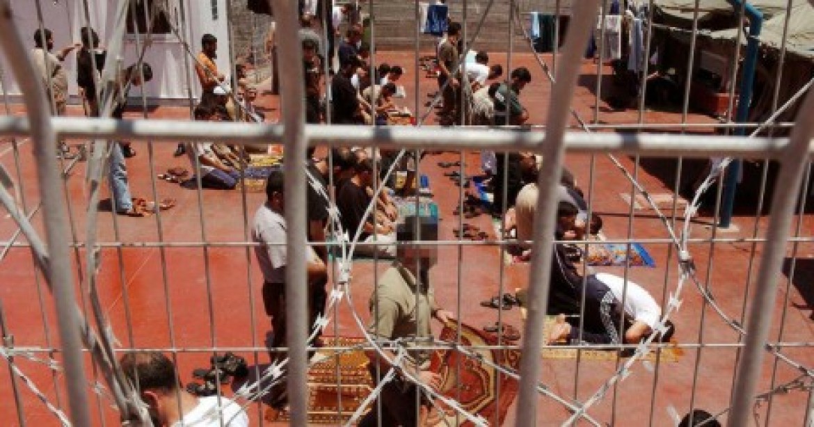 اعتصام في ساحات السجون