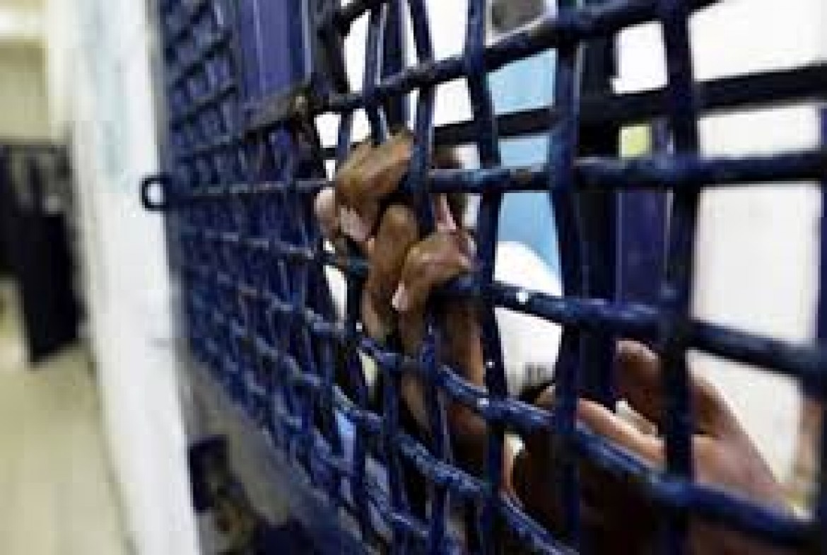 أسير من الخليل مضرب عن الطعام منذ 15 يوما لاعتقاله الإداري