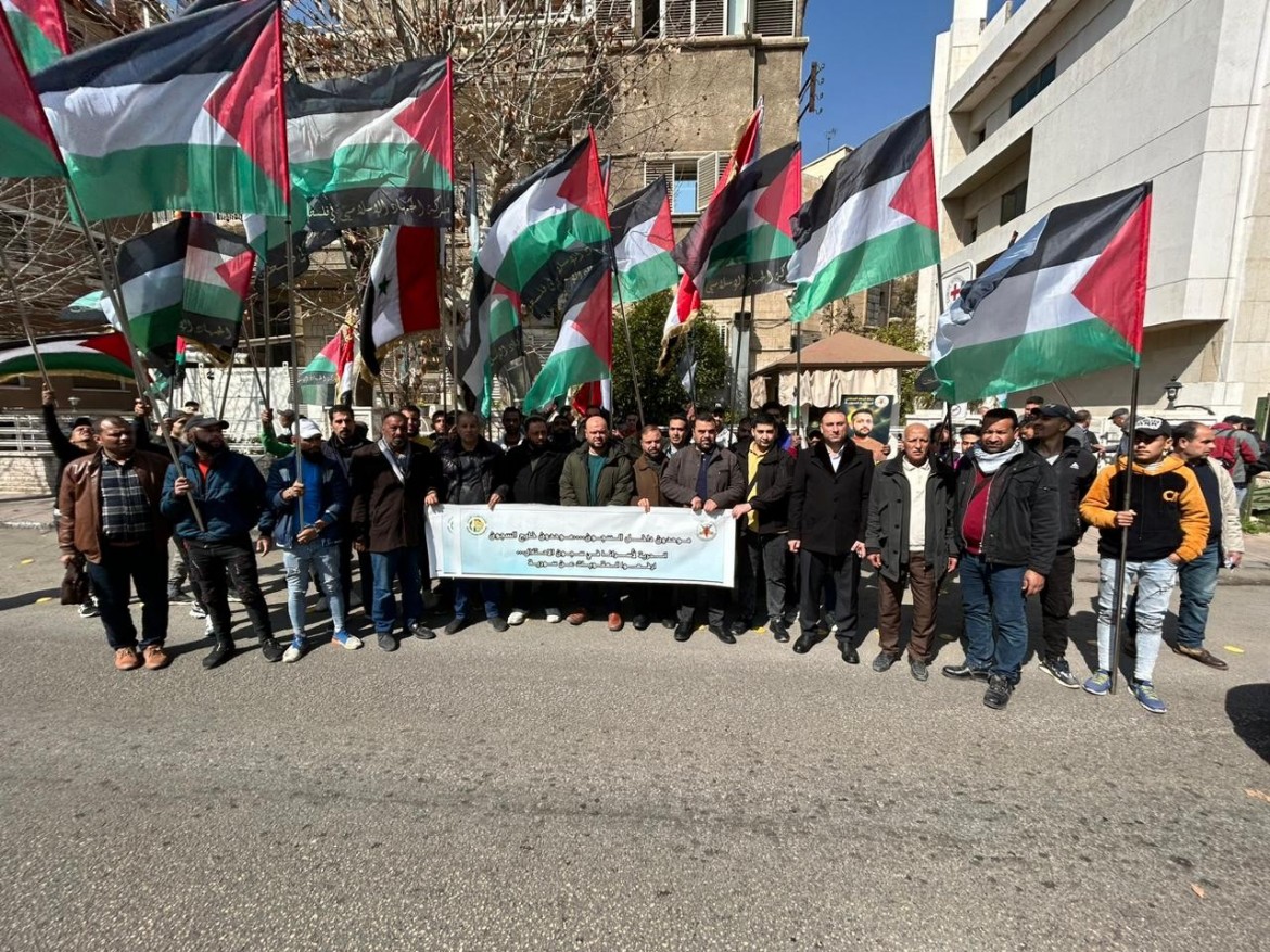 وقفة في سورية اسنادا للأسرى