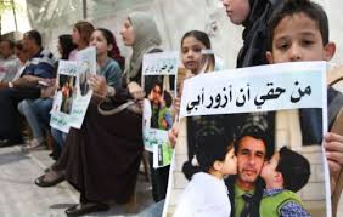 الصليب الأحمر قَلِق من منع زيارة أسرى غزة