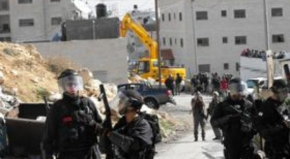 الاحتلال يهدم منزلاً بالقدس ويعتقل 8 مواطنين بالضفة