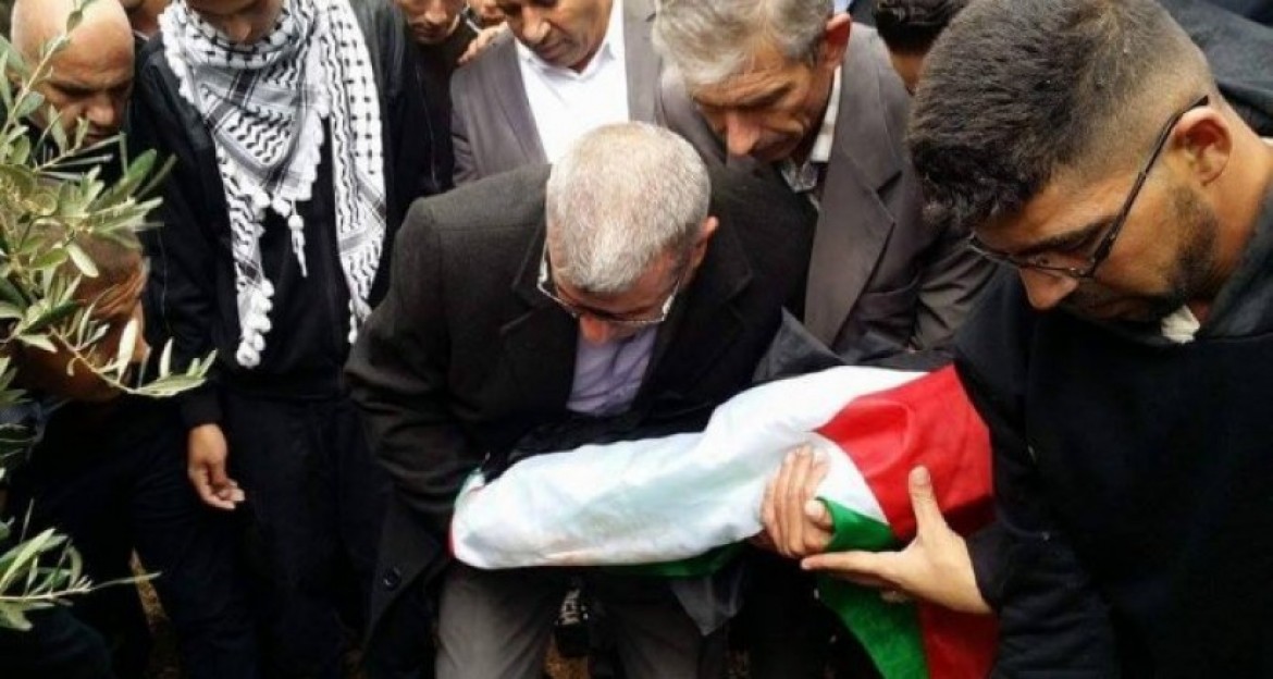 الاحتلال يعرض للأسير الشراونة مراسم دفن قدمه المبتورة