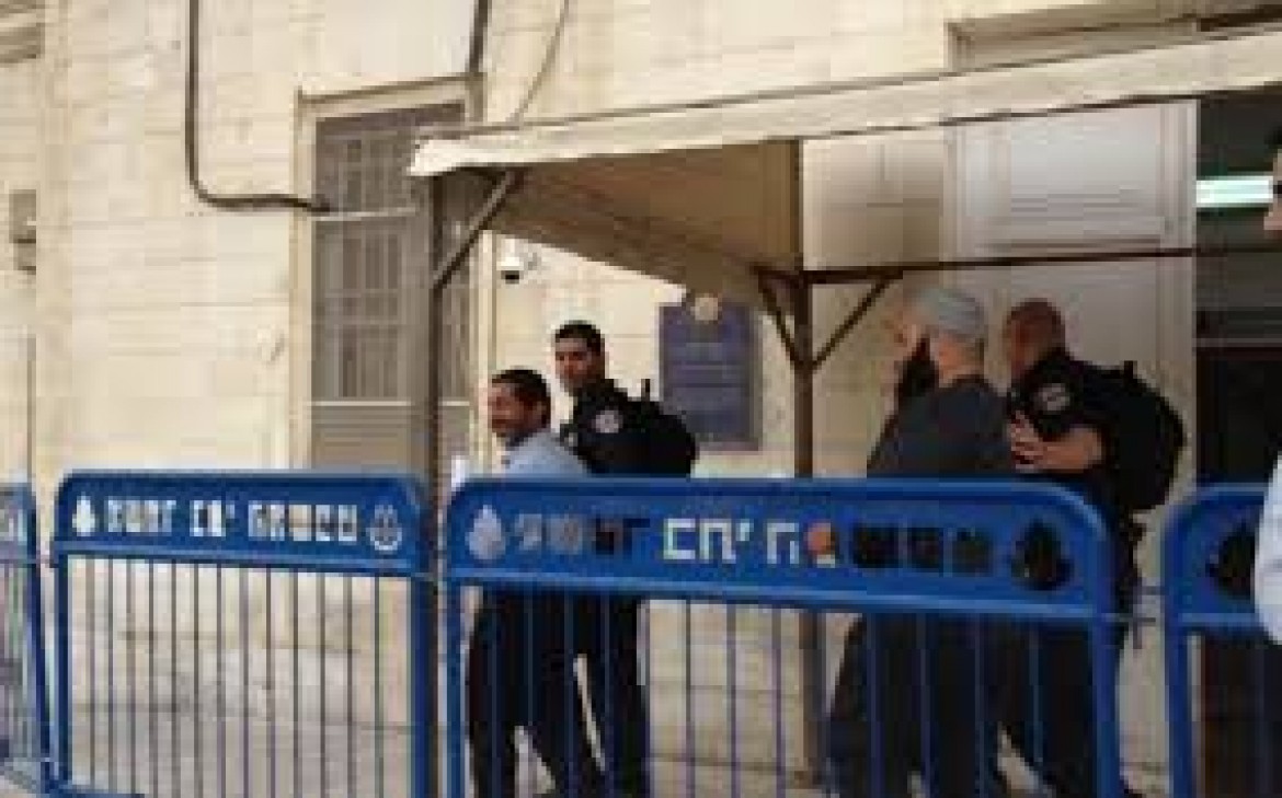 فرض الحبس المنزلي على مقدسيين وتأجيل محاكمة آخر