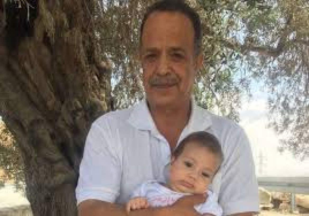 الأسير الرزة يعلن الإضراب بعد تمديد اعتقاله الإداري