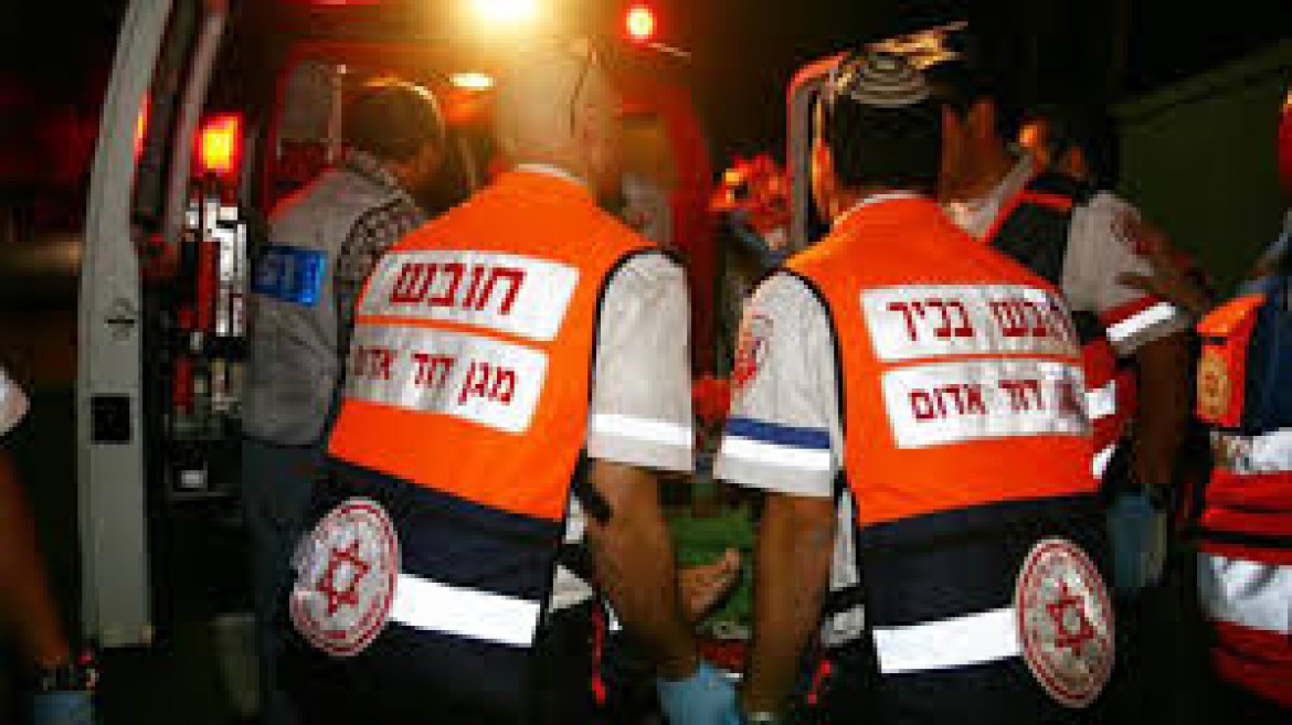 الاحتلال يسحب تصاريح أقارب منفذي عملية القدس أمس