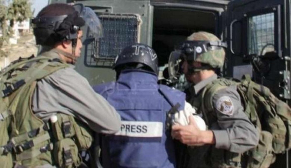 كتلة الصحفي تطالب بالإفراج عن 45 صحفيًا معتقلًا