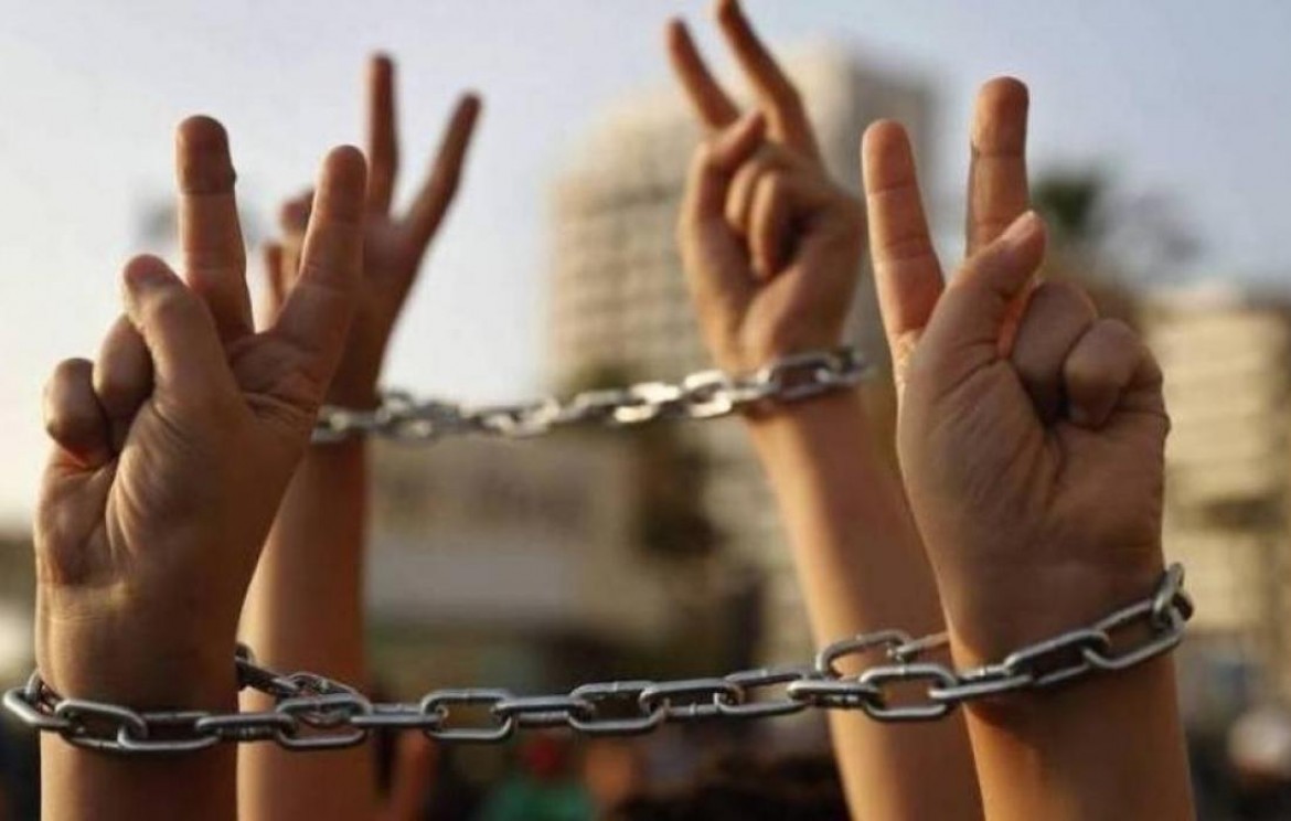 أسرى سجني عسقلان ونفحة يقررون خوض إضراب عن الطعام غداً الإثنين