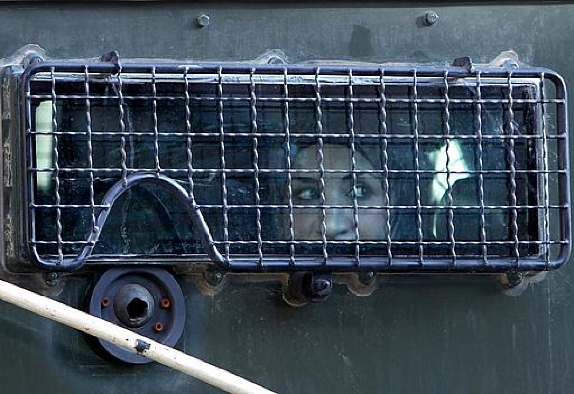 بوسطات نقل الاسرى  ‫(2)‬ ‫‬