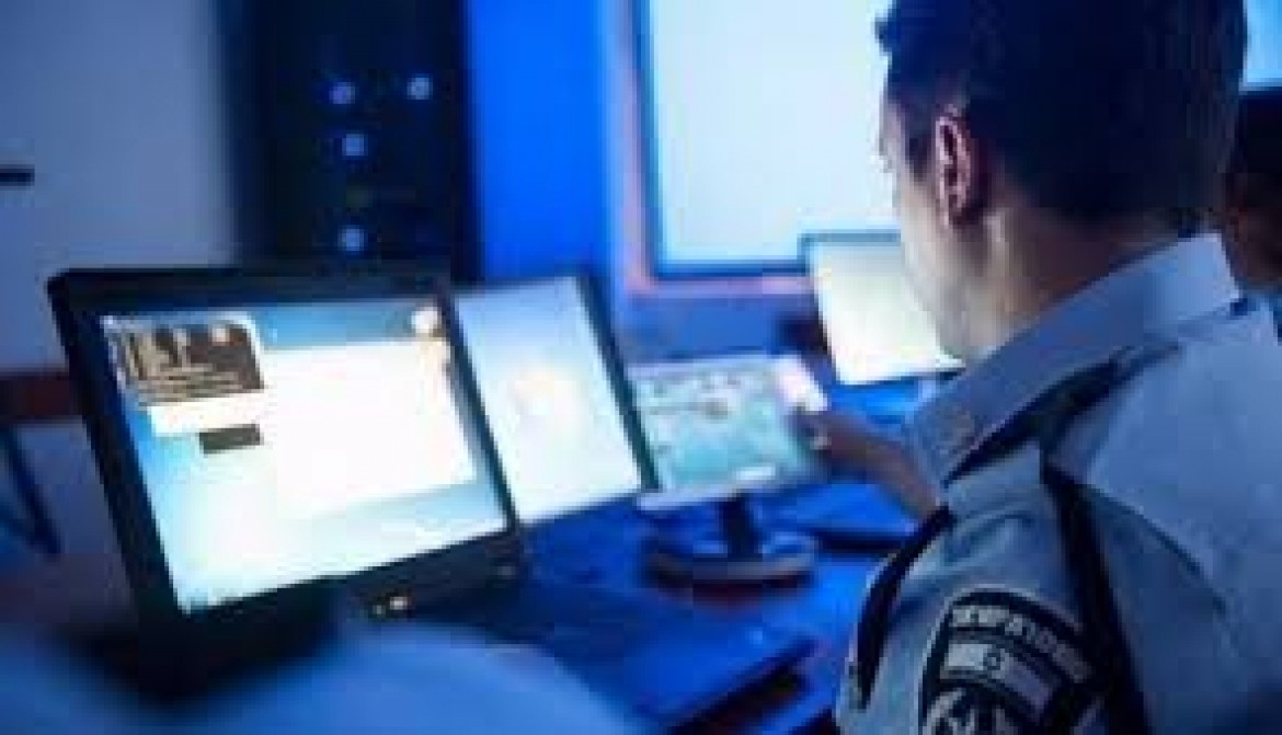 الاحتلال يعتقل مقدسيًا بتهمة التحريض