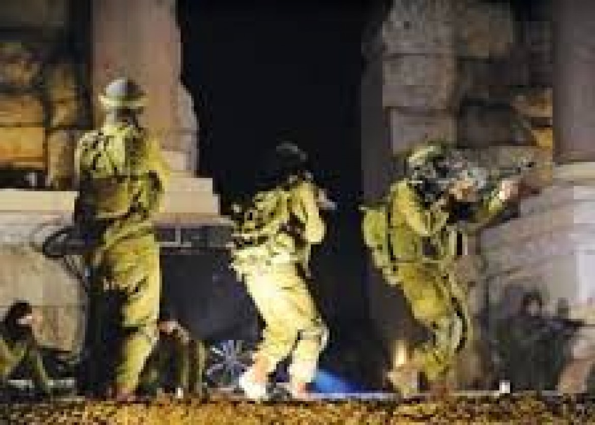 مداهمات واعتقالات بالضفة المحتلة