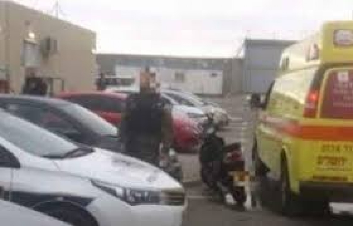 اعتقال فلسطينية بزعم طعنها مجندة على حاجز قلنديا