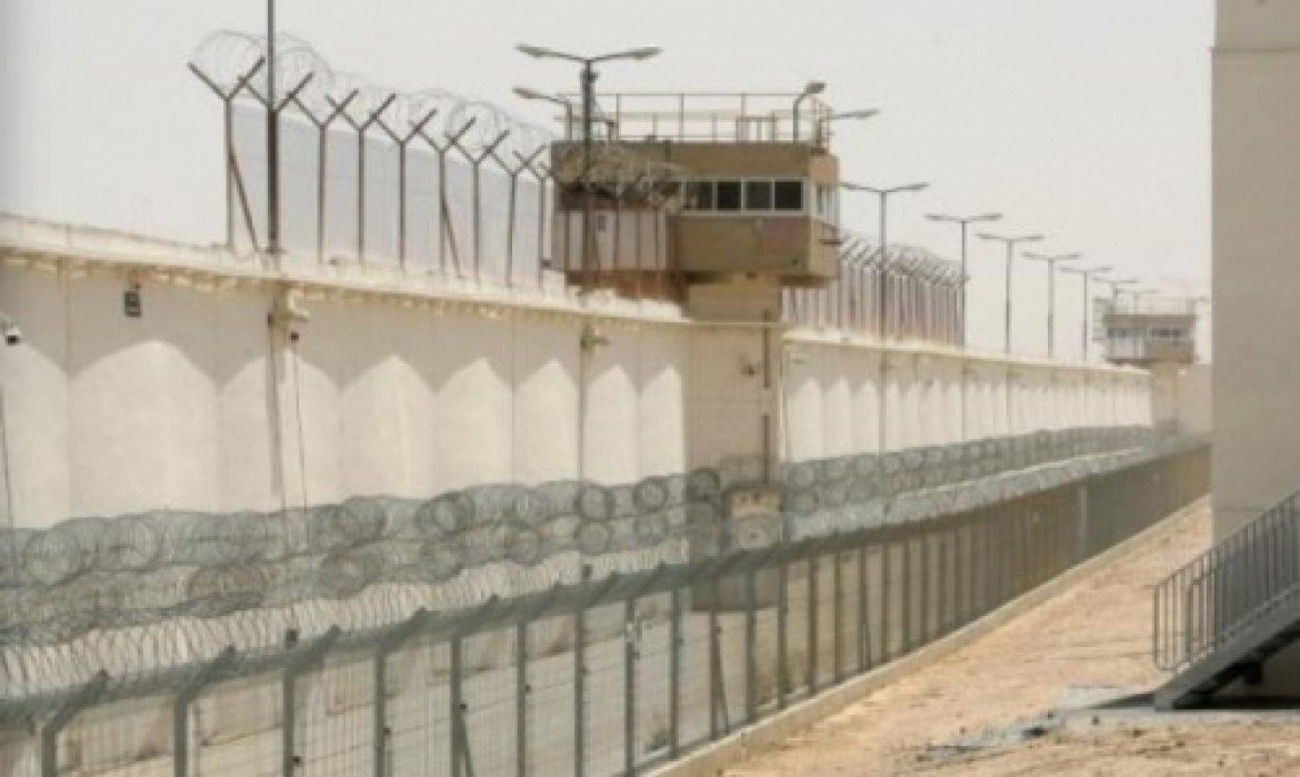 نقل الاسيرات الفلسطينيات من من سجن هشارون إلى الدامون