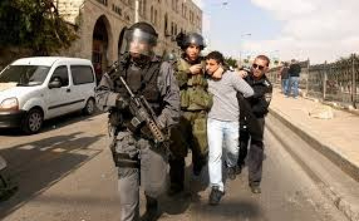 الاحتلال يعتقل 12 مقدسيًا من الطور