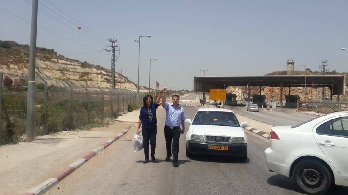 لحظة الافراج عن النائب جرار