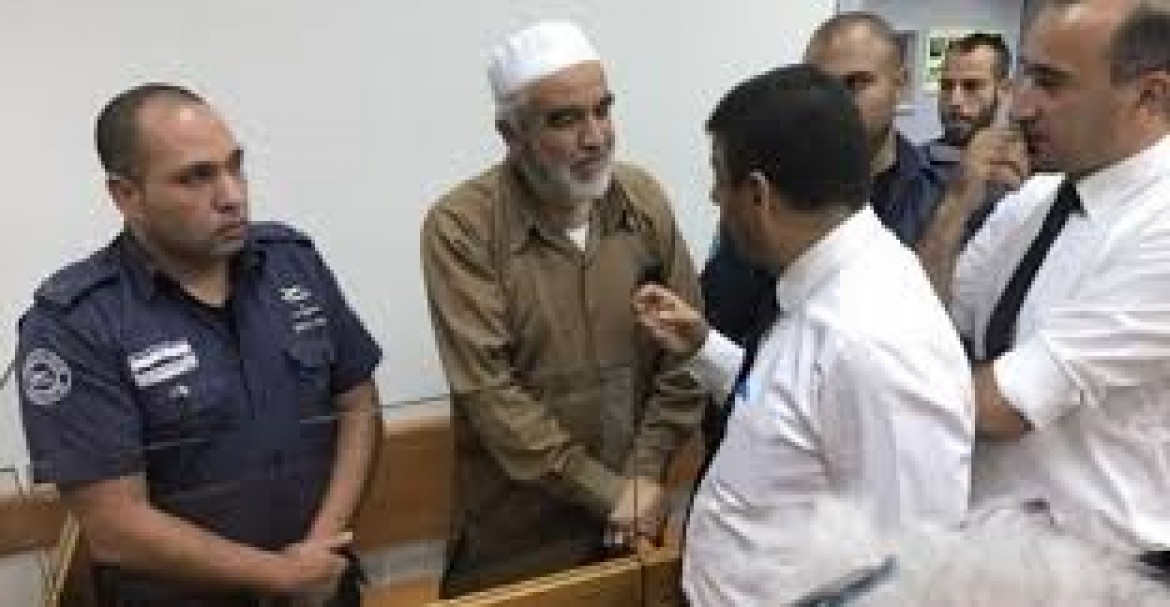 محكمة الاحتلال تمدد الاعتقال المنزلي للشيخ رائد صلاح