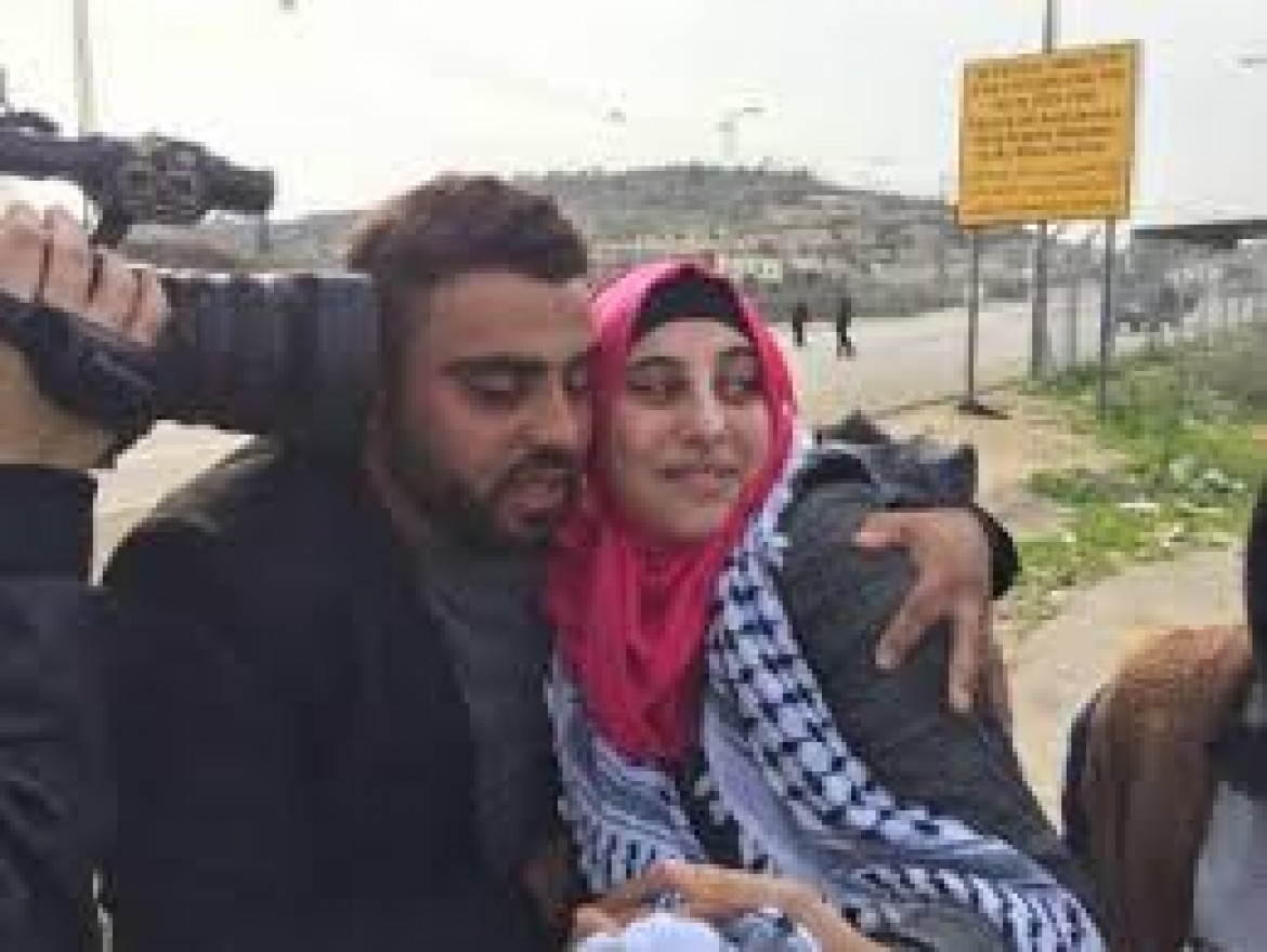 الاحتلال يفرج عن الأسيرة أمل قبها