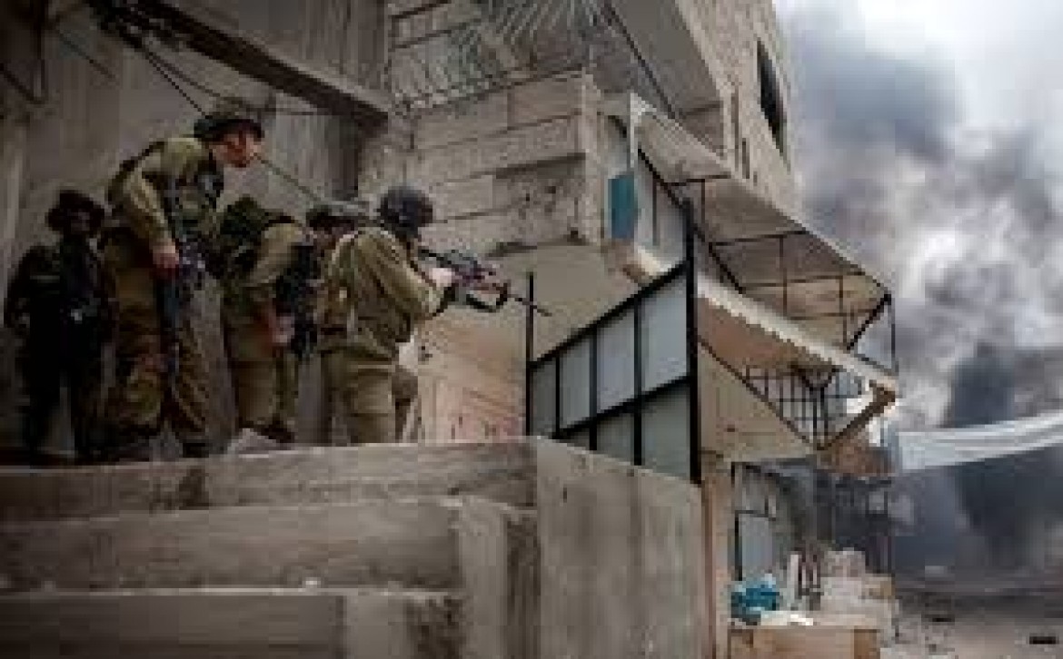 إصابة شابين بمواجهات بمخيم الفارعة واعتقال 15 بالضّفة