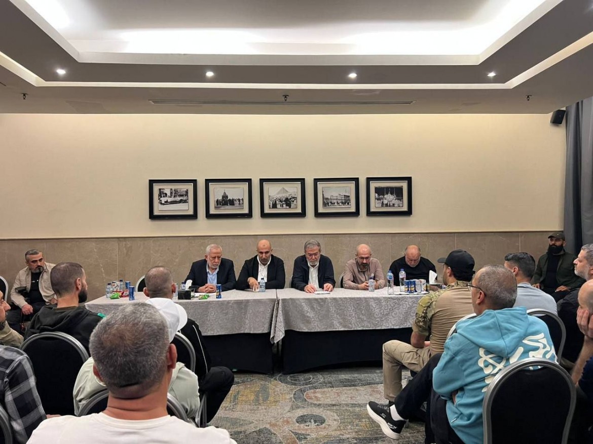 الأمين العام لحركة الجهاد الإسلامي في فلسطين، القائد زياد النخالة يستقبل الأسرى المحررين المبعدين إلى العاصمة المصرية القاهرة.