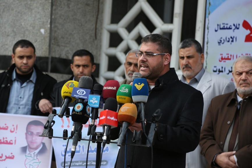 التجمع الاعلامى ينظم وقفة تضامن مع الصحفى القيق ‫(29745549)‬ ‫‬