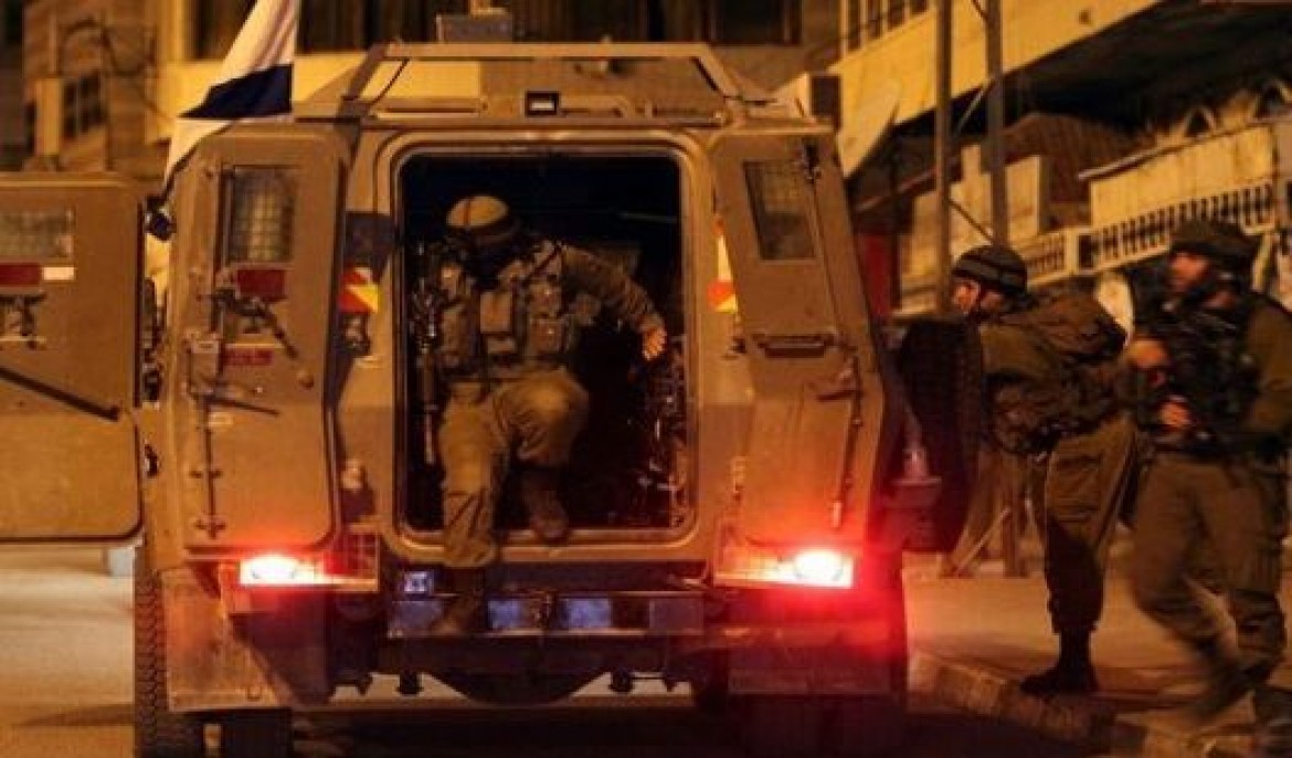 اعتقال 8 مواطنين بالضفة