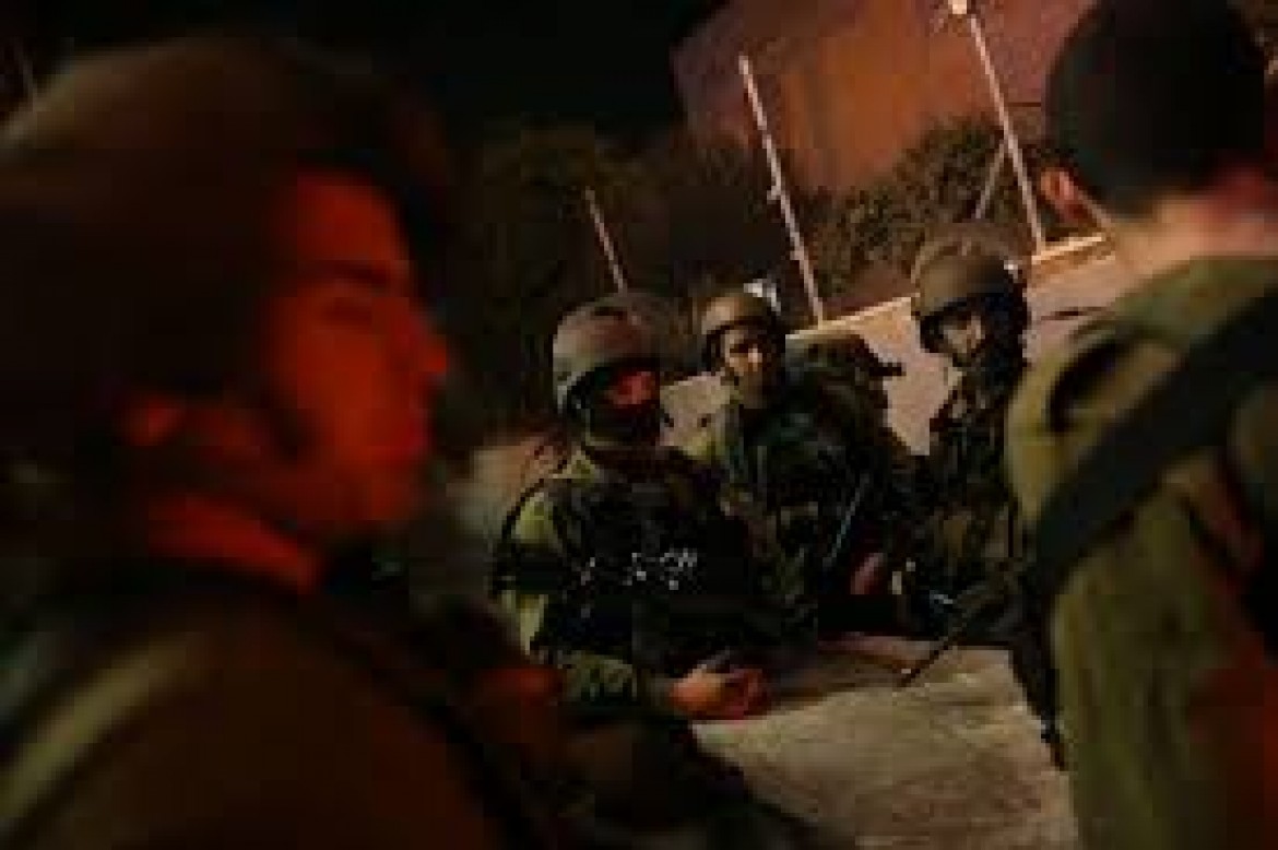 حملة اعتقالات واسعة تطال 22 مواطنًا في قصرة