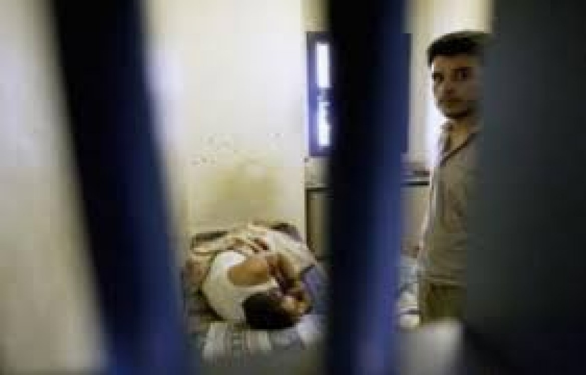 مماطلة وإهمال طبي بحق الأسير مازن القاضي