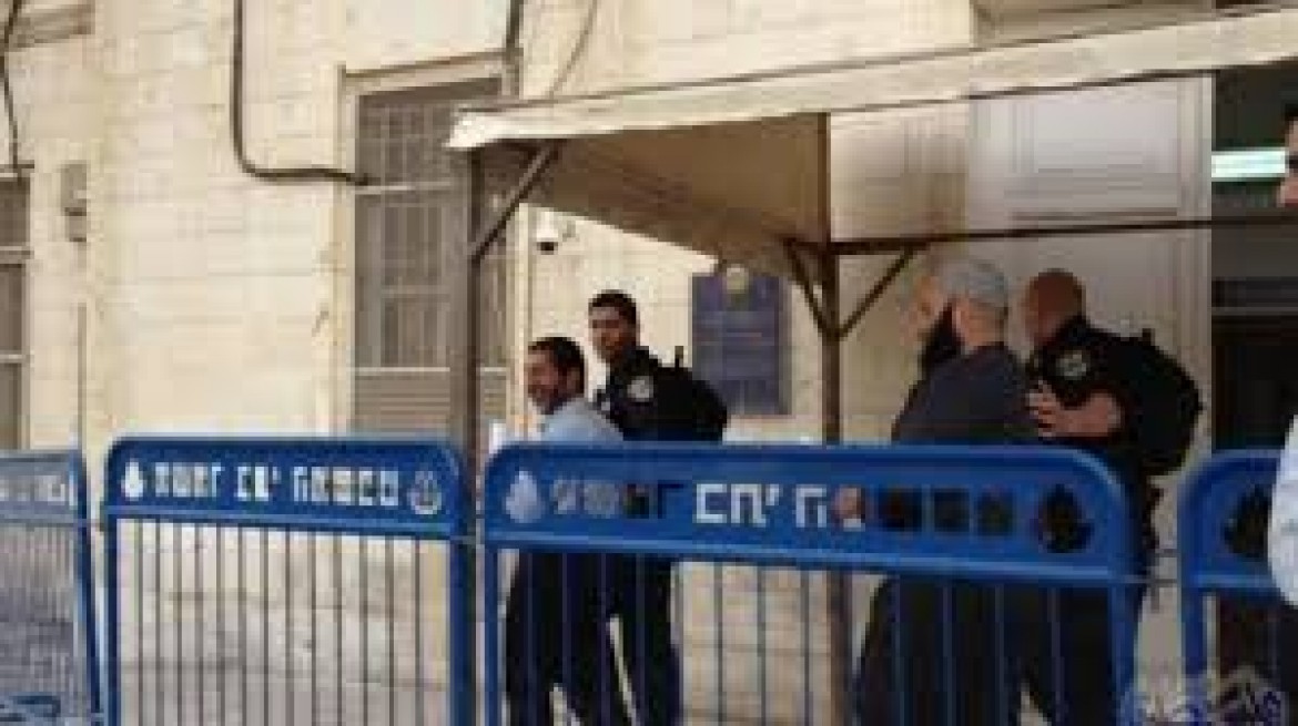 محكمة للاحتلال تقرر الإفراج عن أسير لإصابته بجلطة