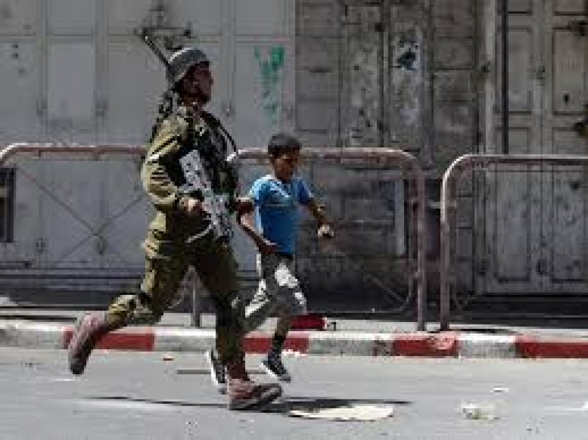 شهادات مُروعة لأطفال أسرى تعرضوا لمعاملة وحشية لحظة اعتقالهم