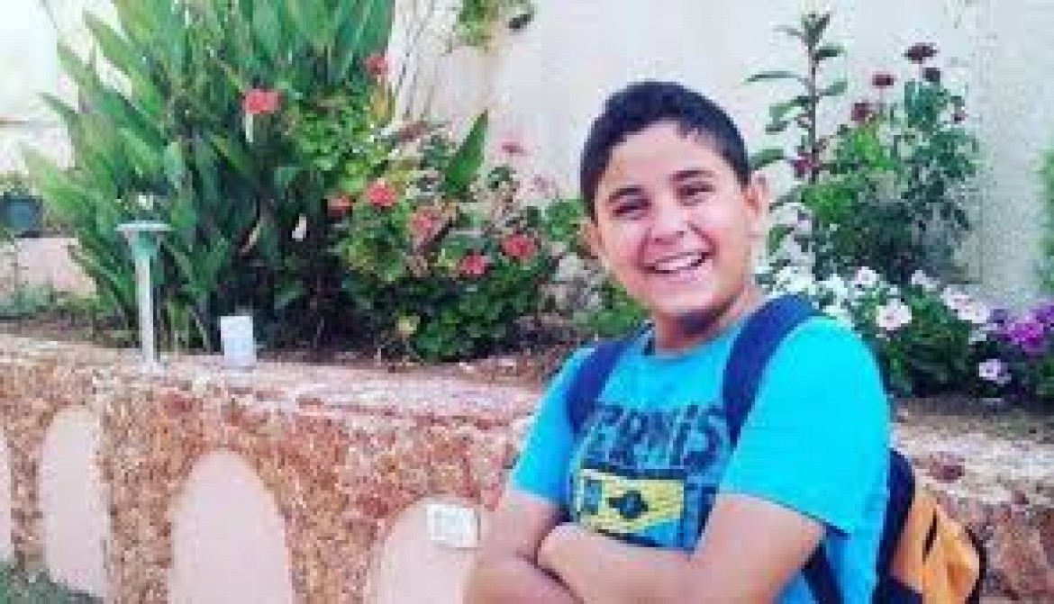 الطفل الأسير أنس حمارشة يفقد القدرة على السير بعد تعرضه لانتكاسة