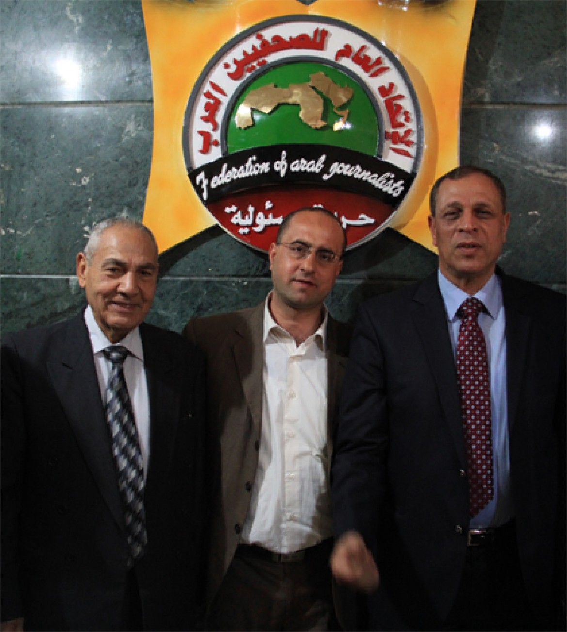 الأمين العام لاتحاد الصحفيين العرب أ حاتم زكريا وأ ر أفت حمدونة والسفير فتحى على يوسف مدير عام الاتحاد