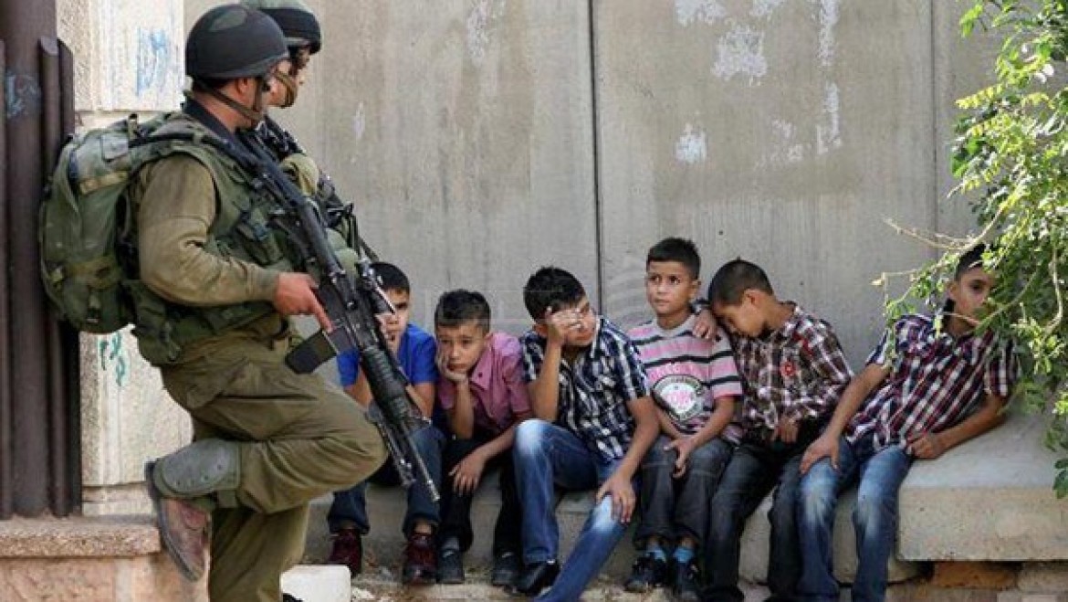 اعتقال الاطفال