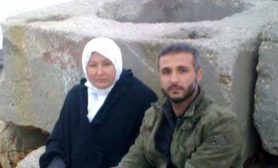 المحرر العارضة ووالدته