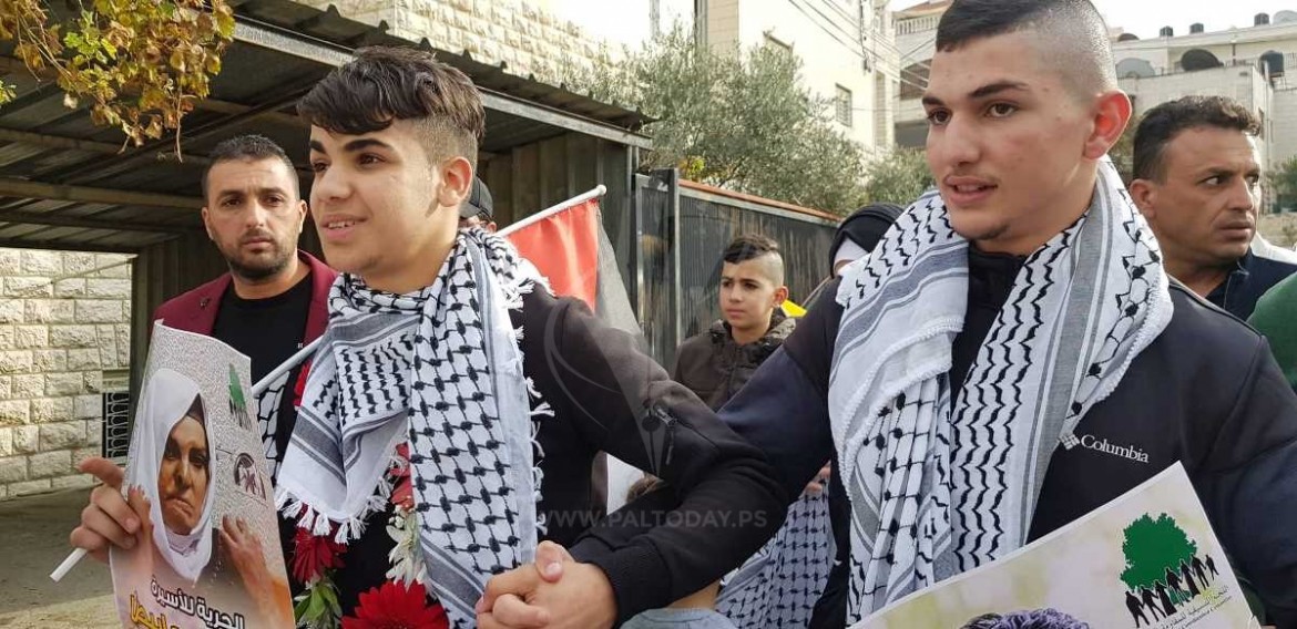 تنسم الطفلين المقدسيين شادي فراح وأحمد الزعتري عبير الحرية اليوم