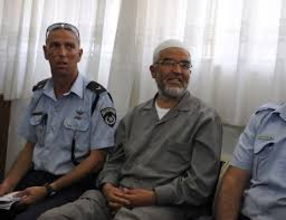 الاحتلال يمنع صلاح وبركة من زيارة القيق